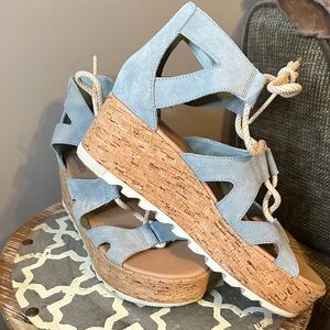 Sorel Cameron Flatform Lace Suede
Ghillie Gladiator Wedge Sandal Blue size 7.5